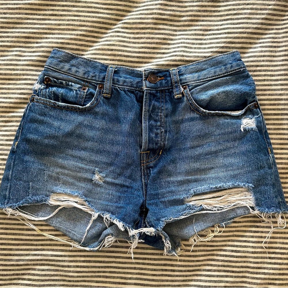Free people distressed Jean shorts size 26